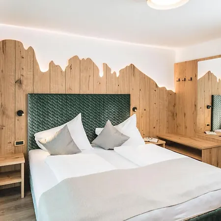 Hotel Garni Miara - Your Dolomites
