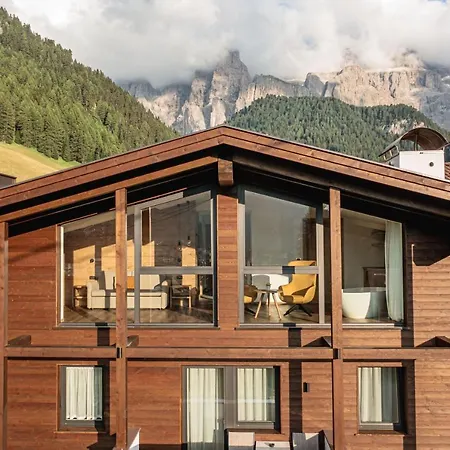 Hotel Garni Miara - Your Dolomites 3*