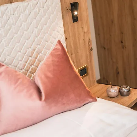 Garni Miara - Your Dolomites Hotel Selva di Val Gardena