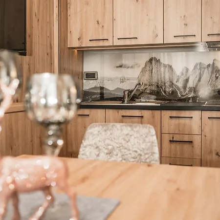 Hotel Garni Miara - Your Dolomites 3*