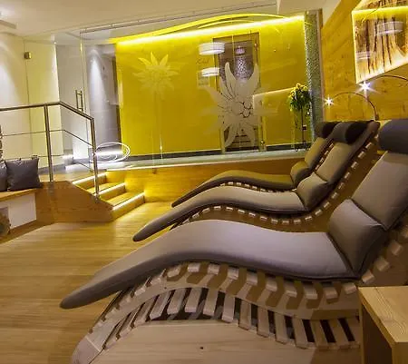 Hotel Garni Miara - Your Dolomites 3*